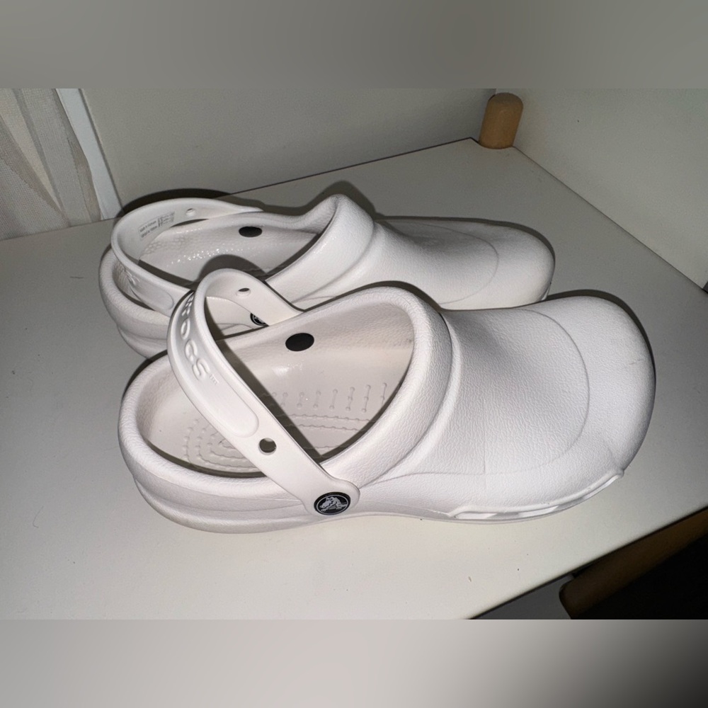 CROCS BISTRO SLIP RESISTANT WORK CLOG, WHITE - WOMEN'S  10